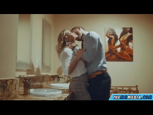 ❤️ Quand une blonde plantureuse vous séduit dans des toilettes publiques. Sexe at us fr.kanalmoscow.ru  ❌️
